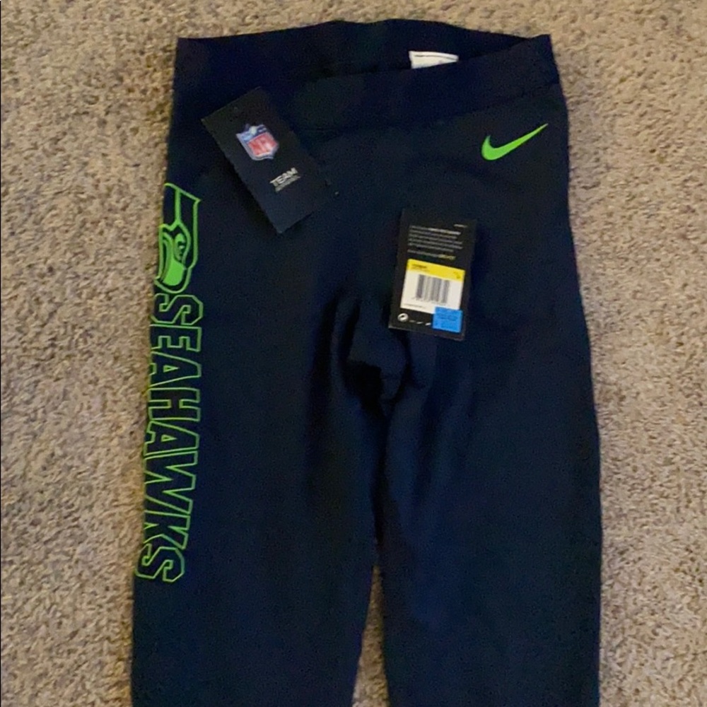 Women’s Seahawks Nike leggings new with tags